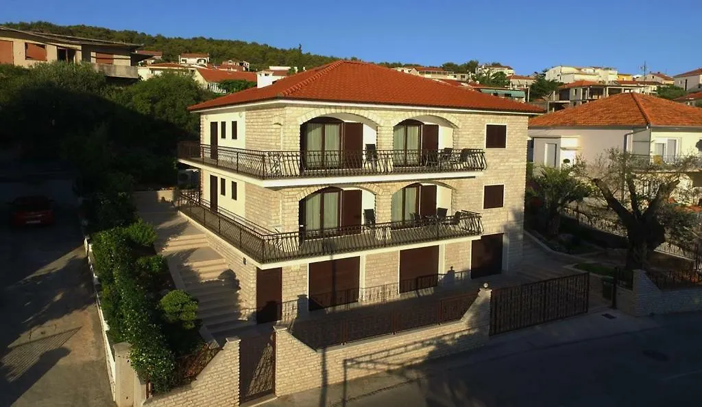 Villa Roko With Swimming Pool Trogir 0*,
